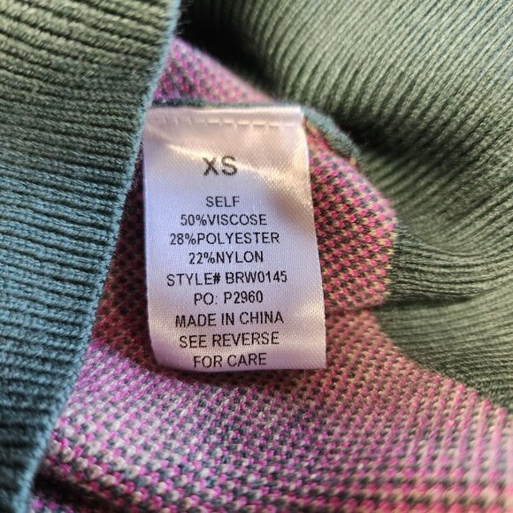 Bailey Rose Green Knit Crop Tank With Pink Daisy Flowers Size XS NWT - Picture 6 of 7